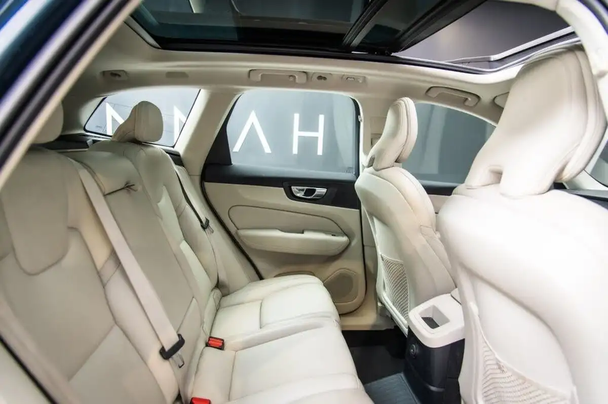 2022-volvo-xc60-20-t6-inscription-350bhp-big-31