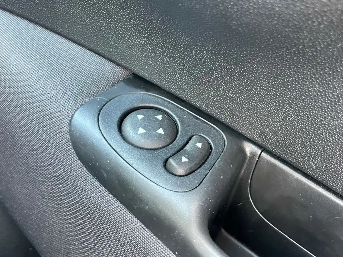 2020-fiat-500-10-lounge-big-40