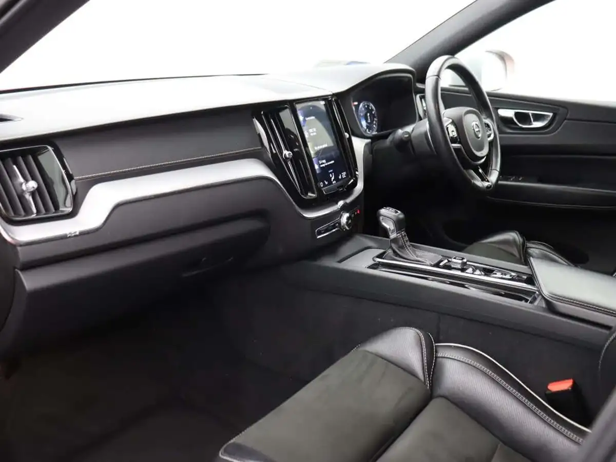 2018-volvo-xc60-20-t5-r-design-pro-250bhp-awd-big-10