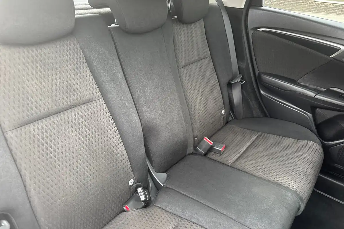 2018-honda-jazz-13-i-vtec-ex-navi-cvt-big-26
