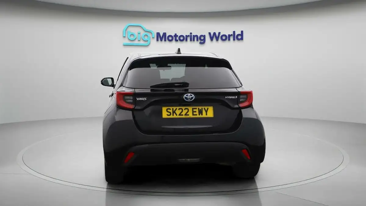 2022-toyota-yaris-15-vvt-i-design-big-6