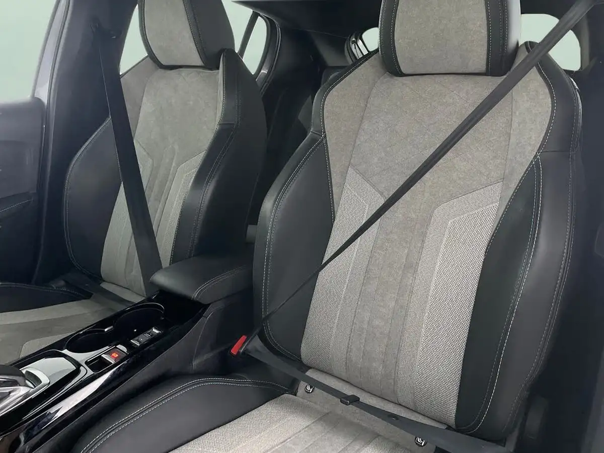 2021-peugeot-208-e-gt-premium-big-16