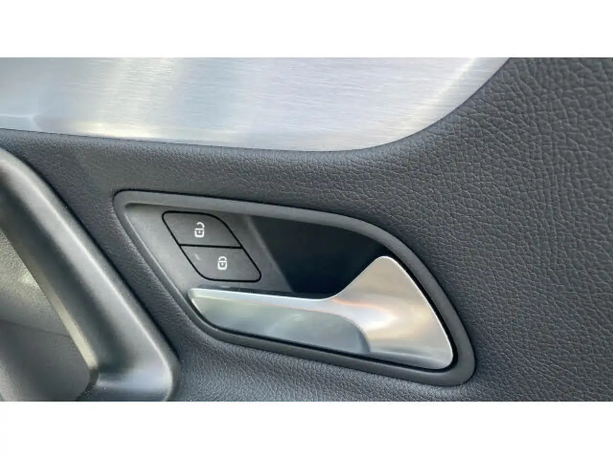 2022-mercedes-benz-cla-13-cla-180-amg-line-premium-plus-coupe-4d-big-31