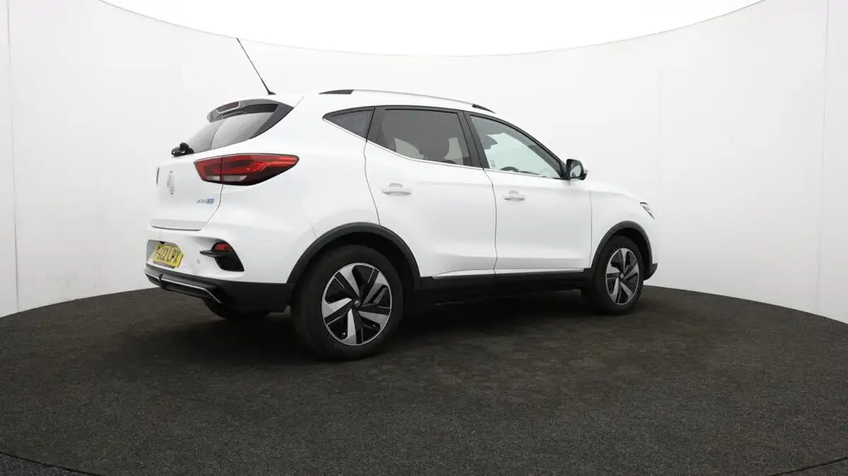2022-mg-zs-suv-e-trophy-ev-156ps-long-range-big-15
