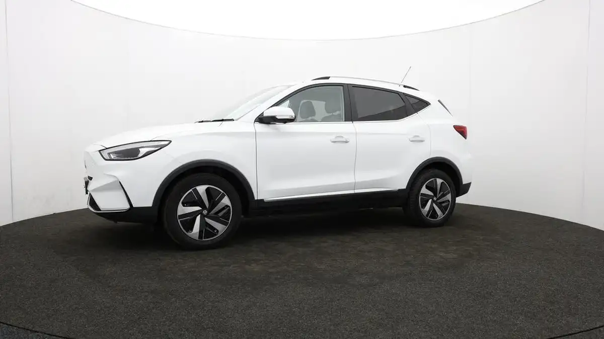 2022-mg-zs-suv-e-trophy-ev-156ps-long-range-big-67