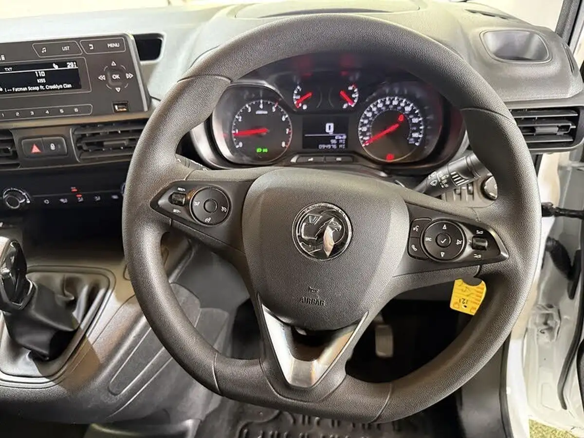 2020-vauxhall-combo-15cdti-sportive-2300-100pseu6d-t-l2h1-panel-big-19