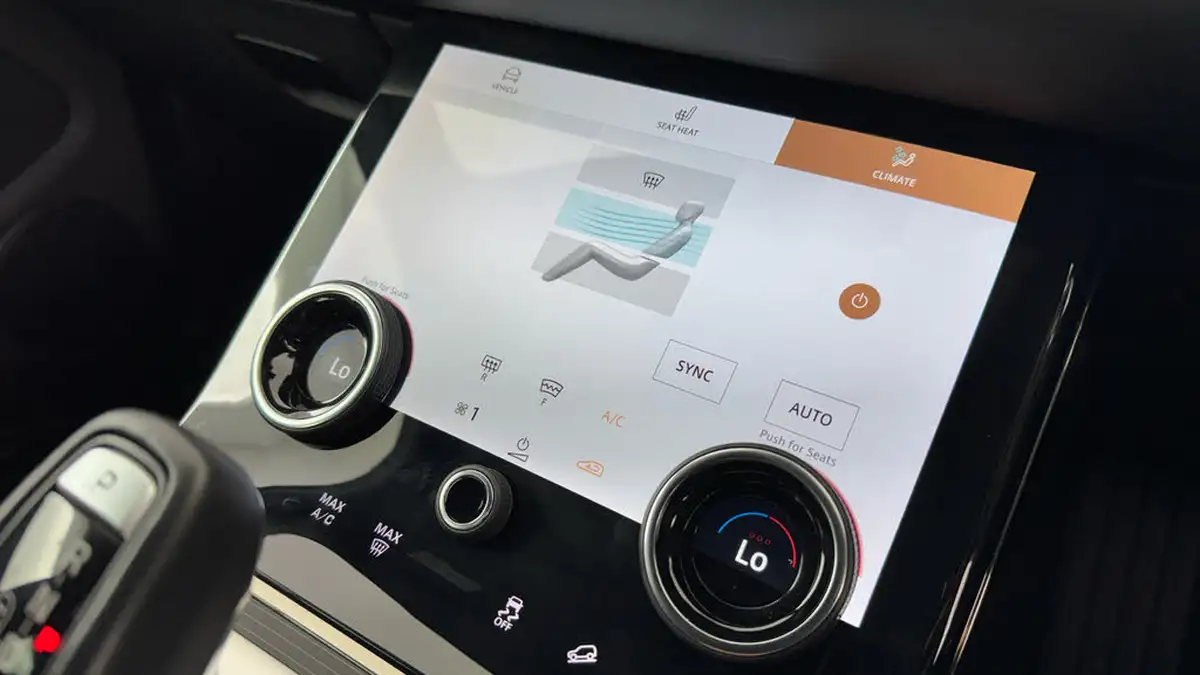 2021-land-rover-range-rover-evoque-20-p300-r-dynamic-hse-big-20