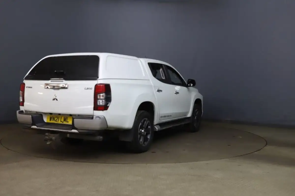 2021-mitsubishi-l200-22di-d-barbarian-big-5