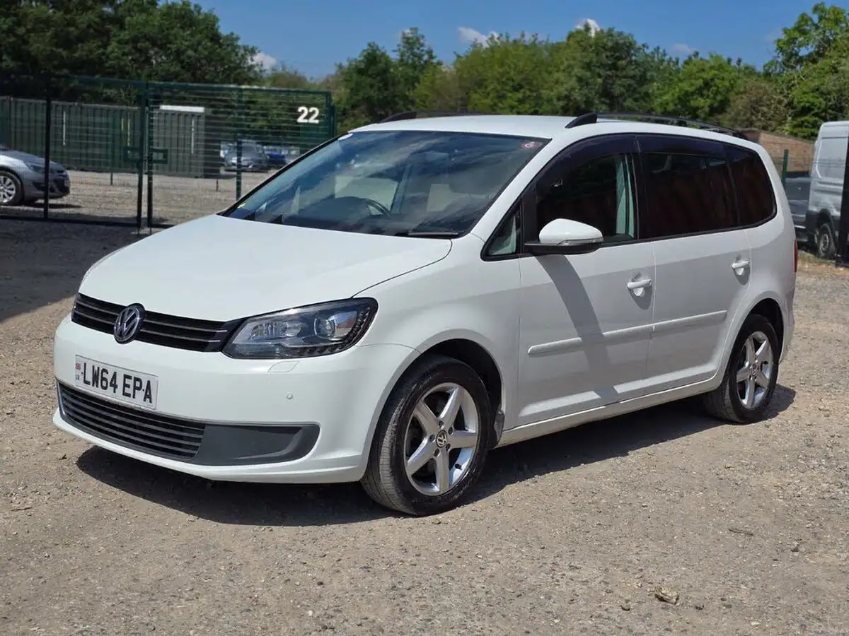 2014-volkswagen-touran-big-8