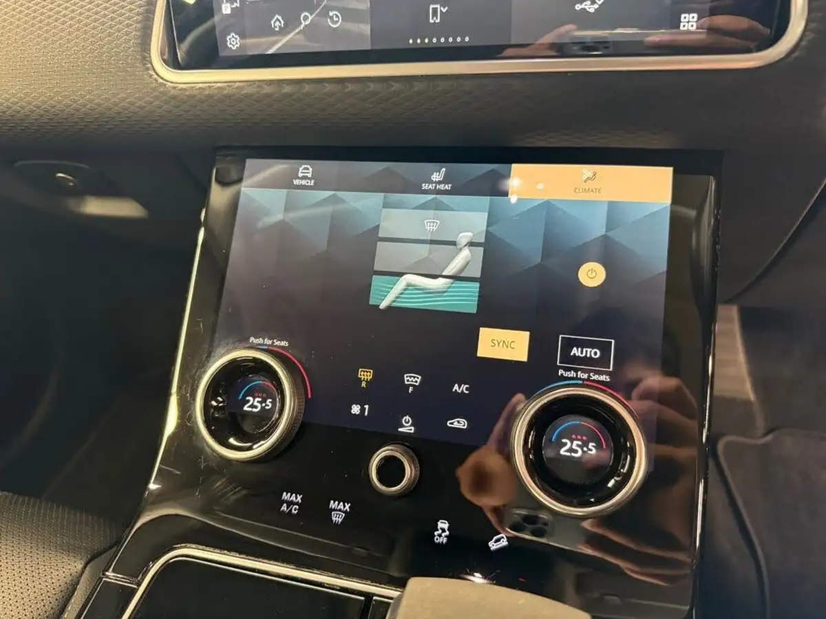 2022-land-rover-range-rover-velar-20-d200-r-dynamic-se-big-42