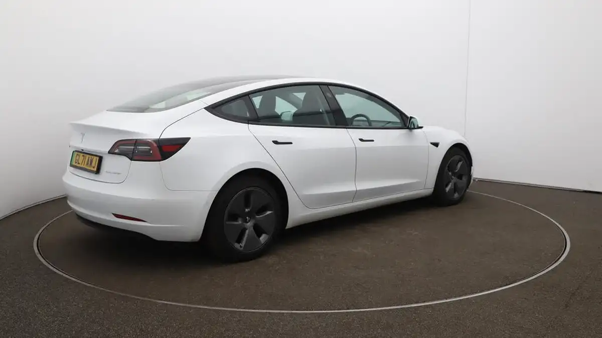 2021-tesla-model-3-e-long-range-awd-big-52