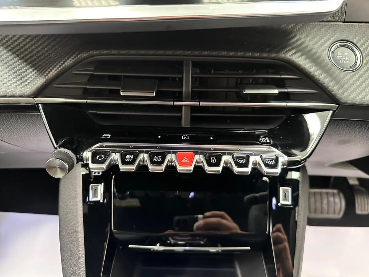 2023-peugeot-2008-suv-12-puretech-allure-big-17