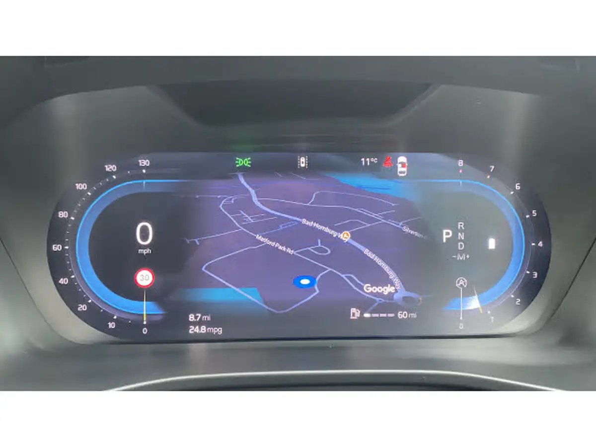 2024-volvo-xc40-20-b3-ultra-black-edition-big-10