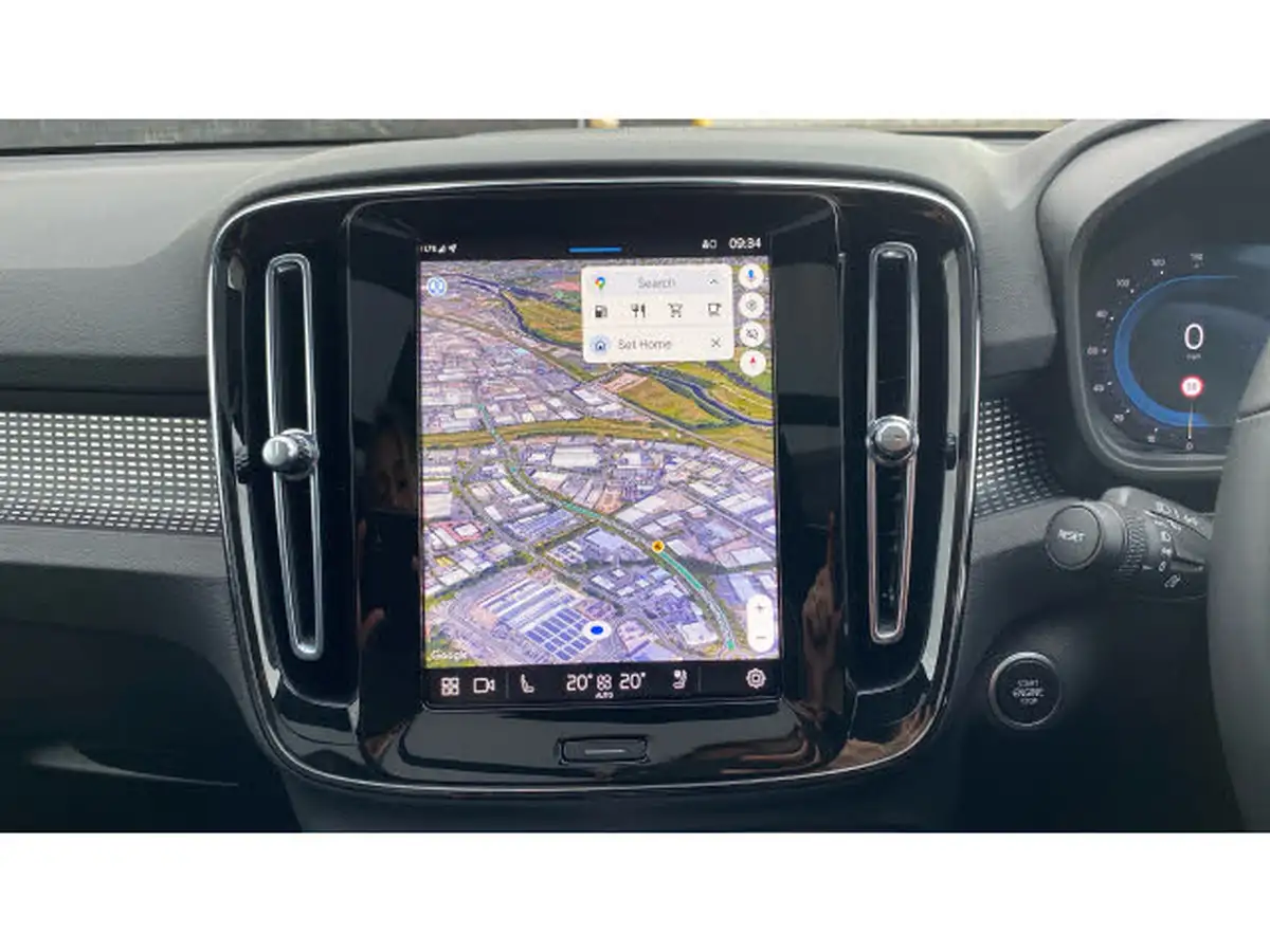 2024-volvo-xc40-20-b3-ultra-black-edition-big-34