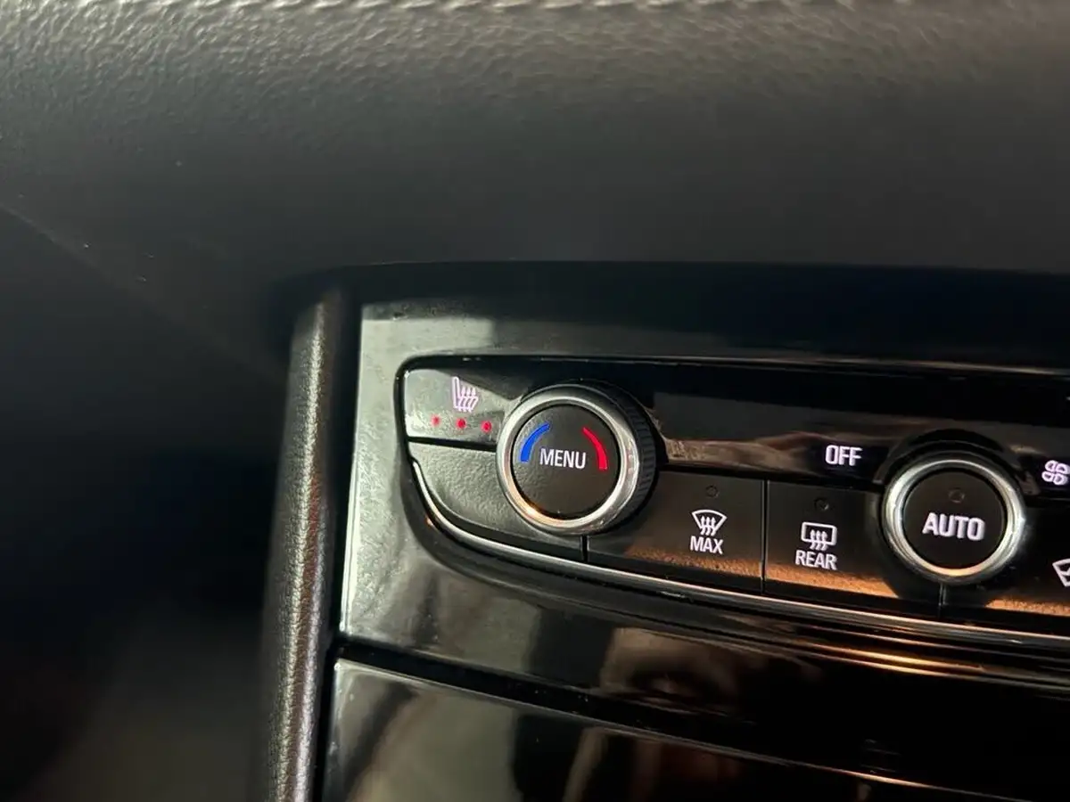 2020-vauxhall-grandland-x-12-se-premium-big-38