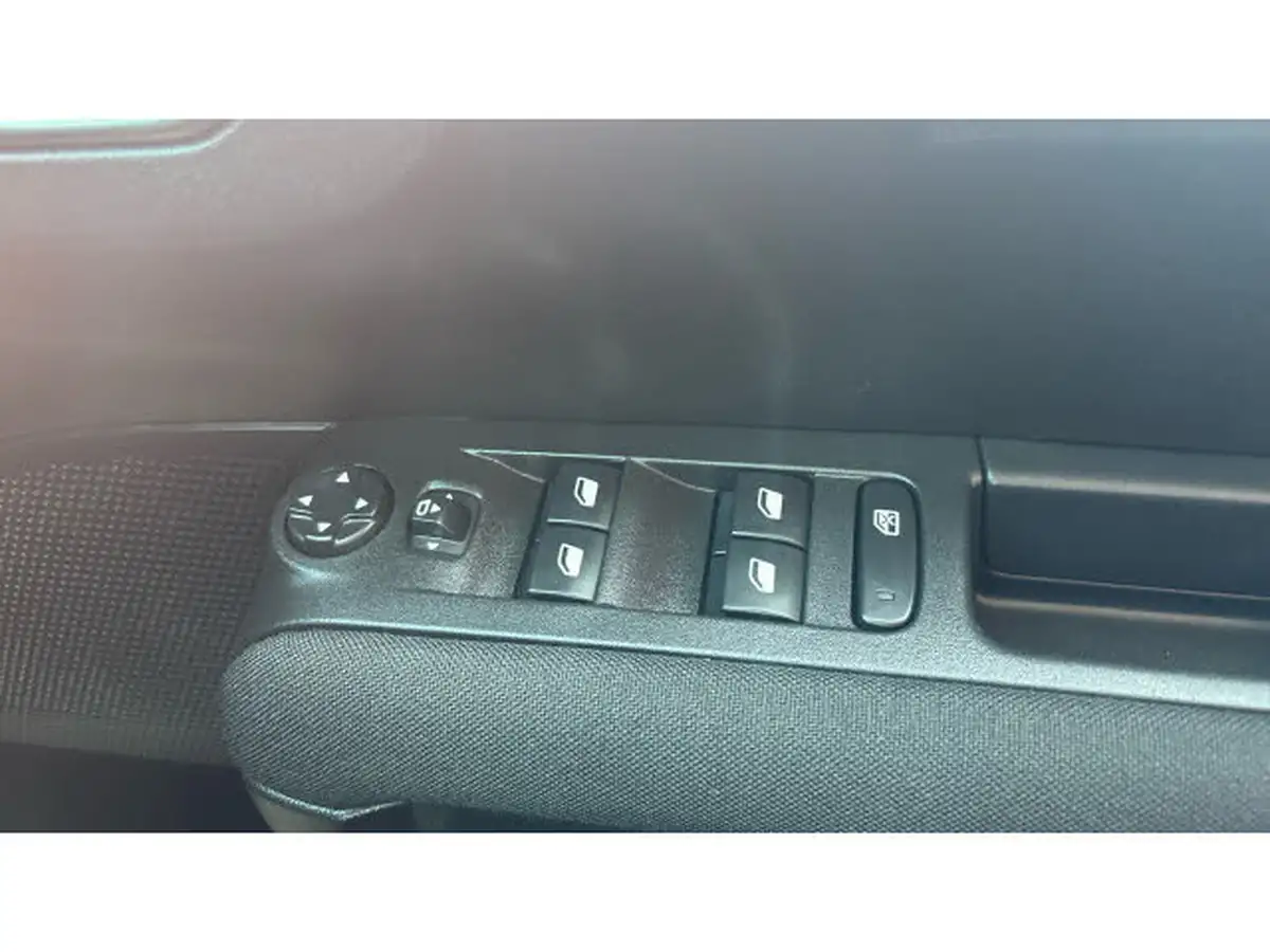 2023-citroen-c3-aircross-12-puretech-shine-plus-110ps-big-28