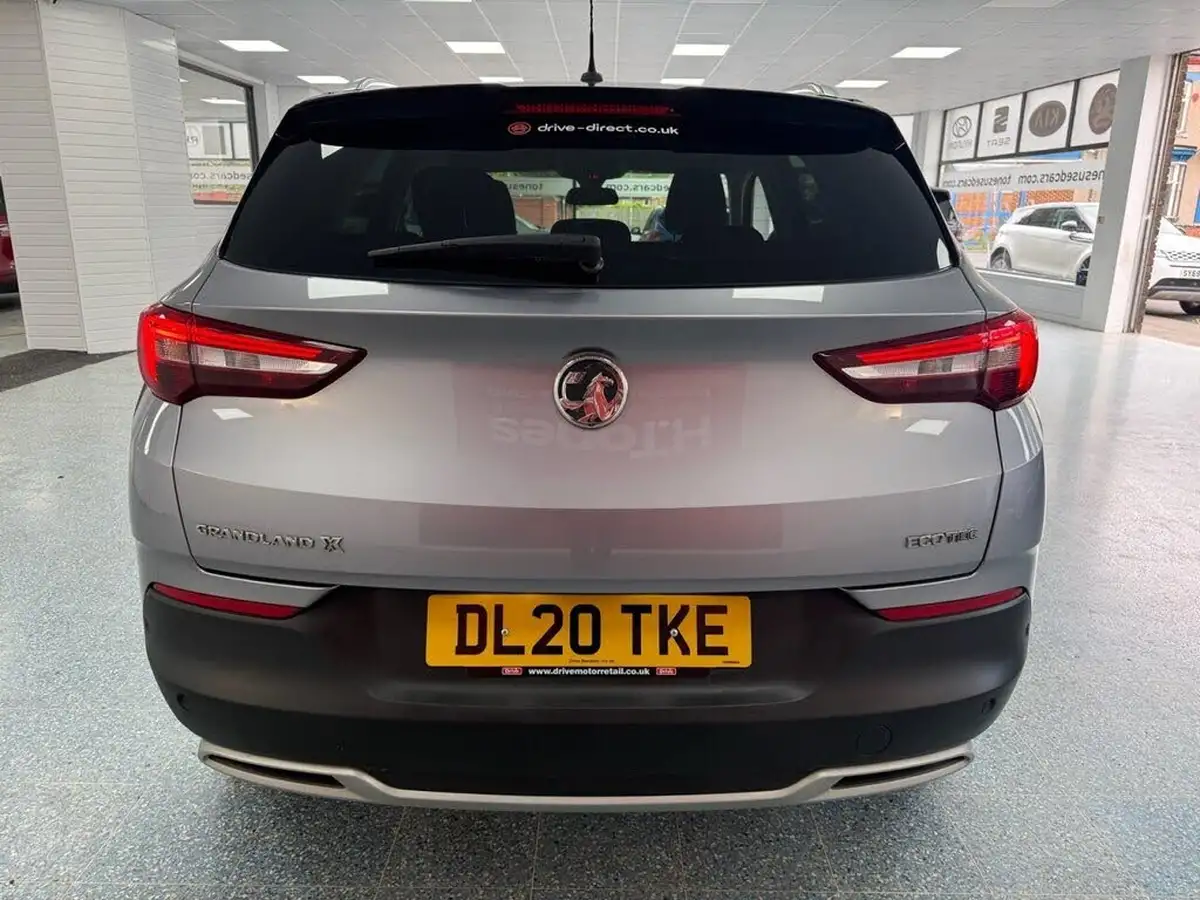 2020-vauxhall-grandland-x-12-se-premium-big-10