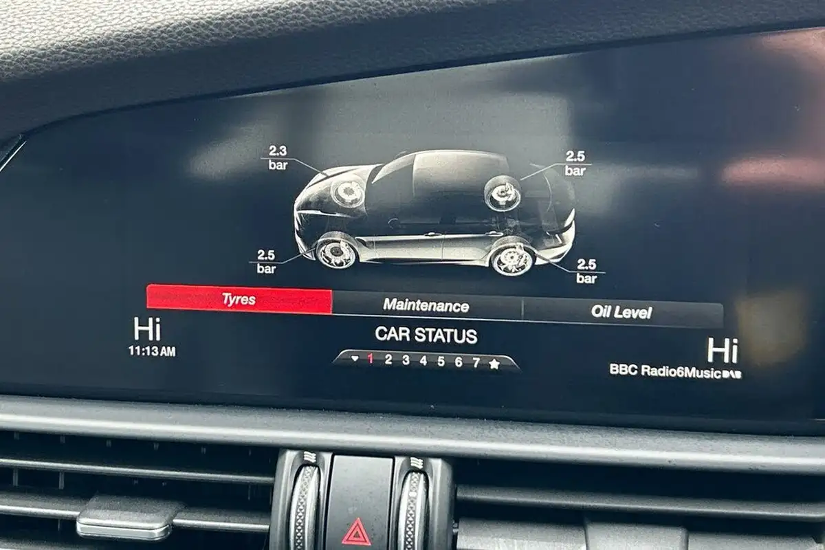 2020-alfa-romeo-giulia-20-nero-edizione-big-20