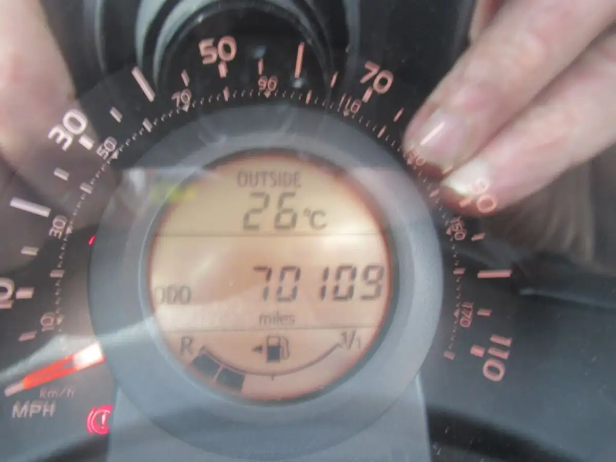 2017-toyota-aygo-10-vvt-i-x-play-71bhp-5d-big-15