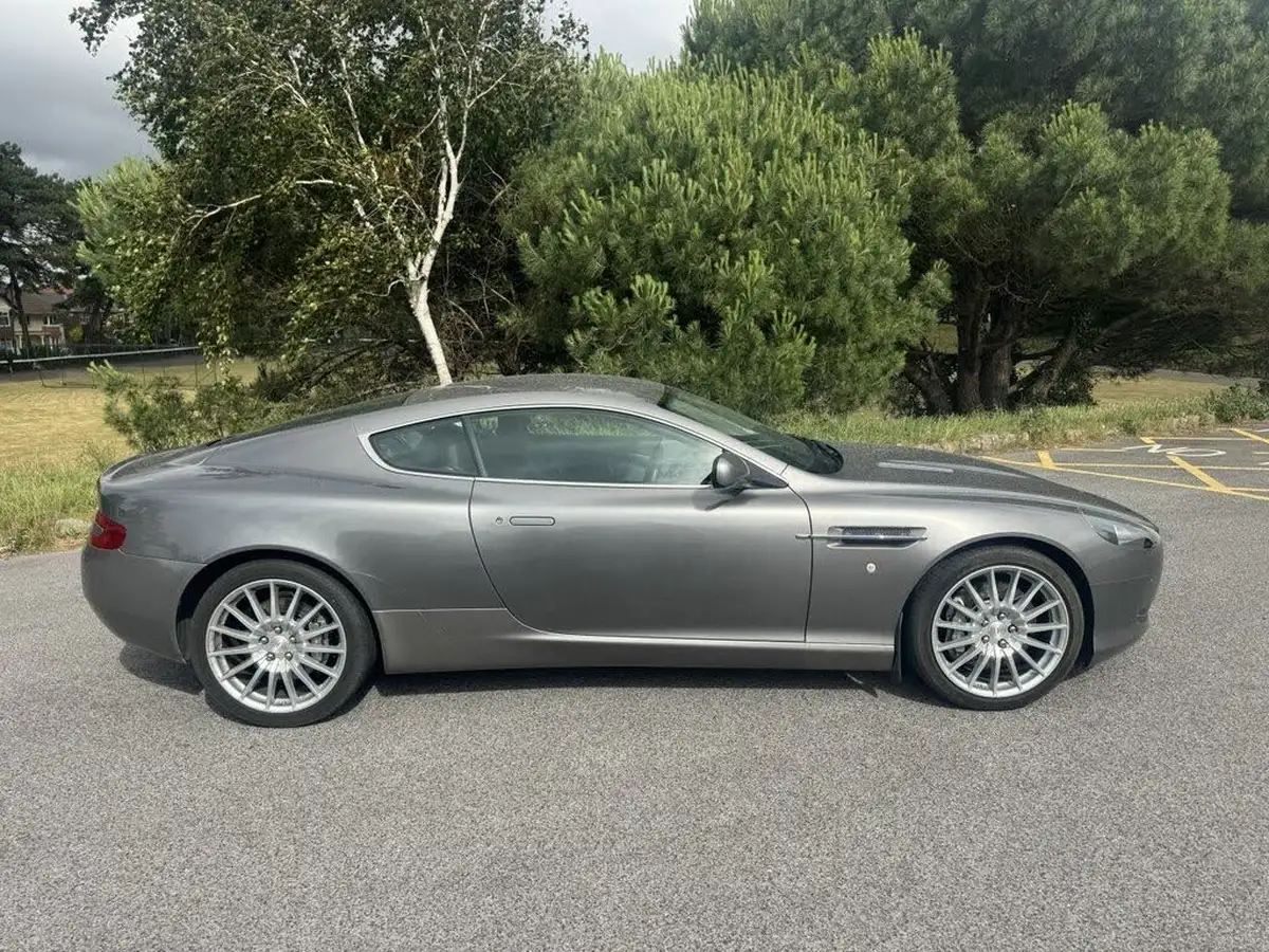 2007-aston-martin-db9-59-big-2