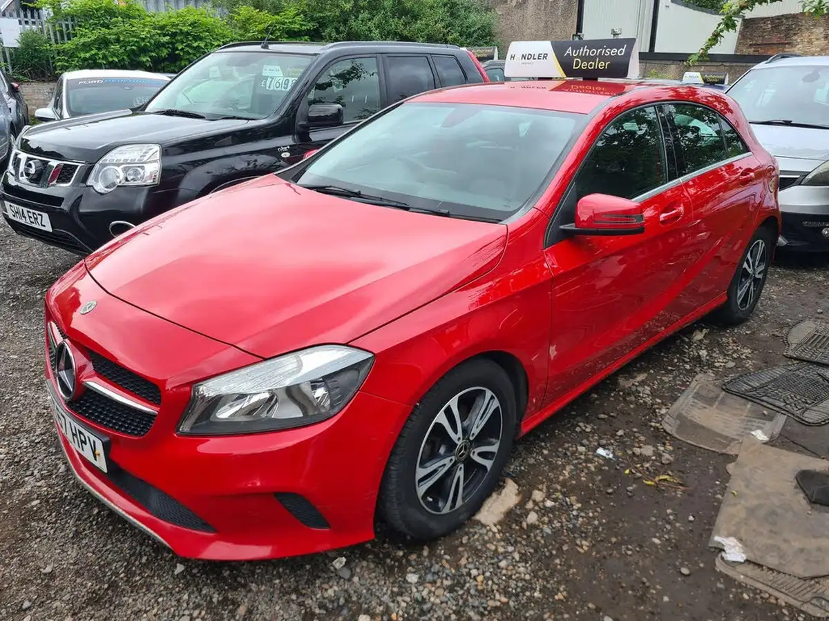 2017-mercedes-benz-a-class-15d-a180d-se-ss-big-3