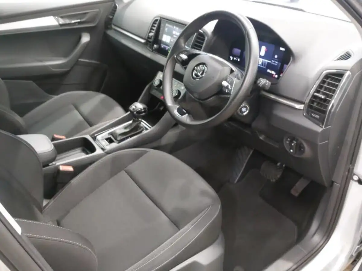 2023-skoda-karoq-15-tsi-se-drive-dsg-big-17
