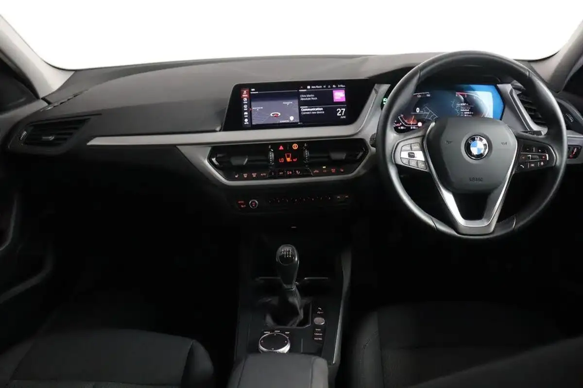 2021-bmw-1-series-20td-118d-se-lcp-big-1