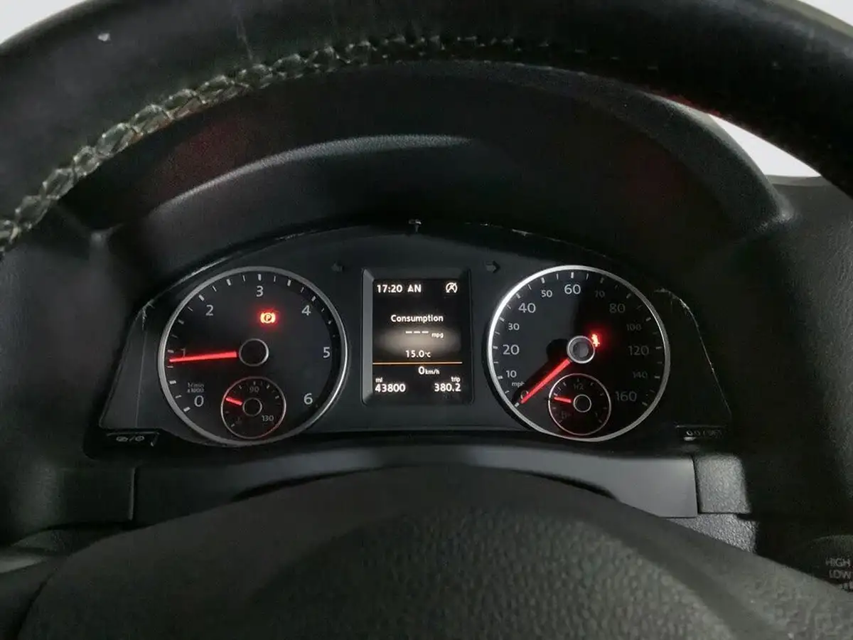 2015-volkswagen-tiguan-20tdi-match-150ps-4wd-bmt-big-14