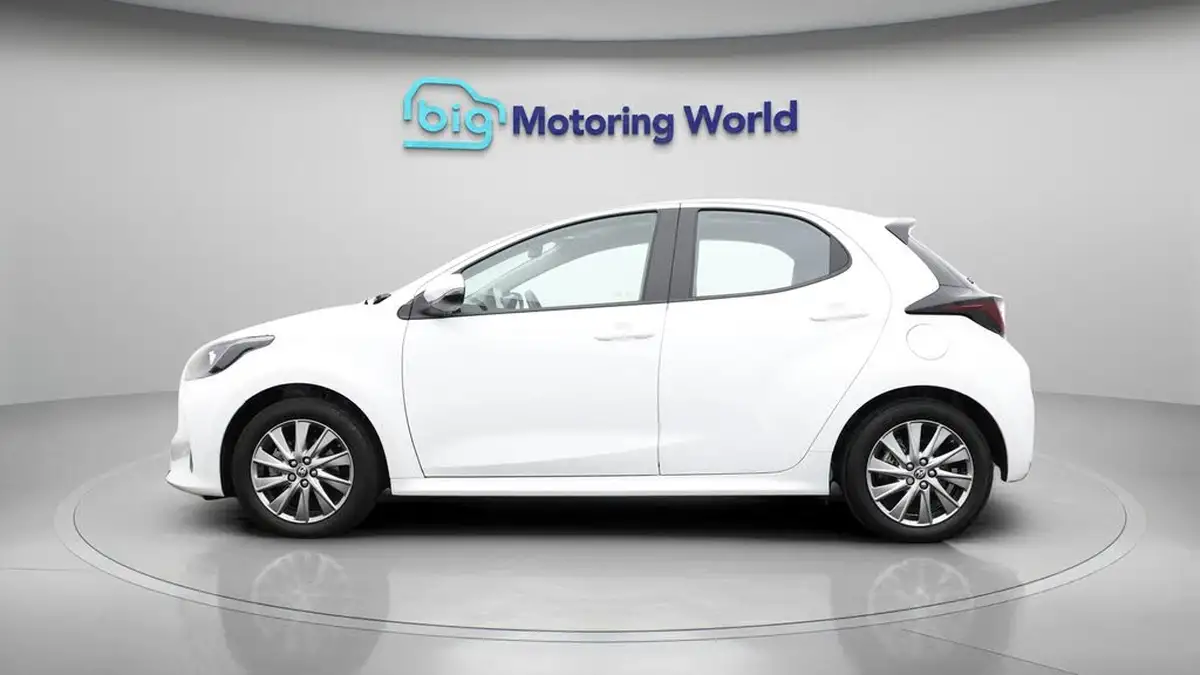 2022-toyota-yaris-15-vvt-i-icon-big-4