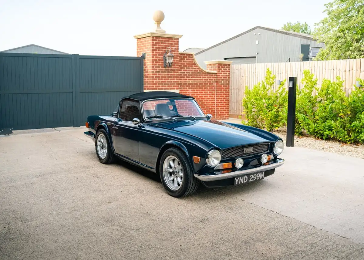 1973-triumph-tr6-roadster-rwd-big-29