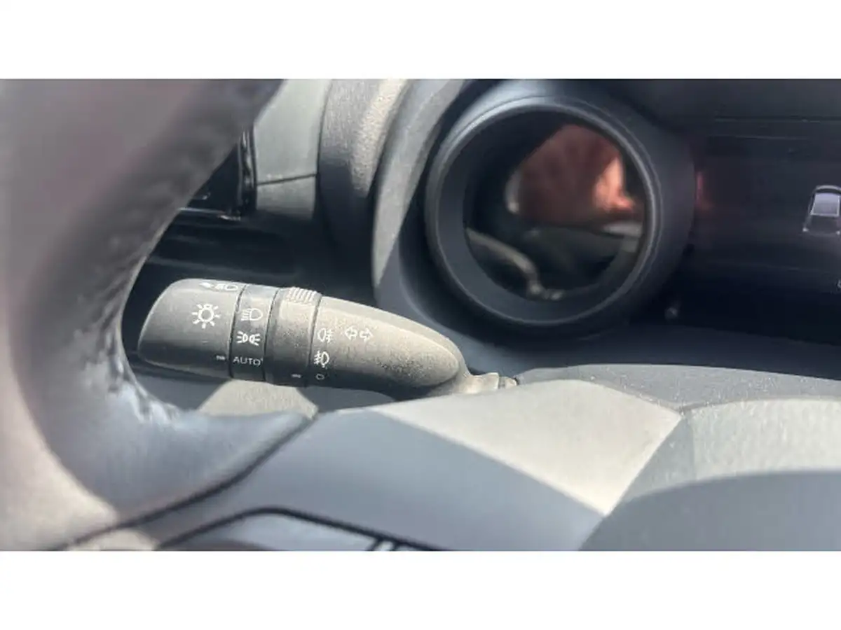 2023-toyota-yaris-15-vvt-i-design-big-31