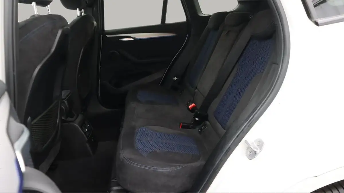 2019-bmw-x1-20-sdrive20i-m-sport-big-16