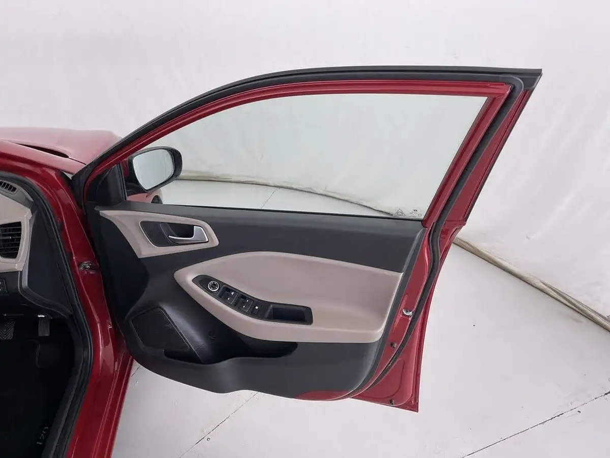 2015-hyundai-i20-12-se-hatchback-5d-big-27