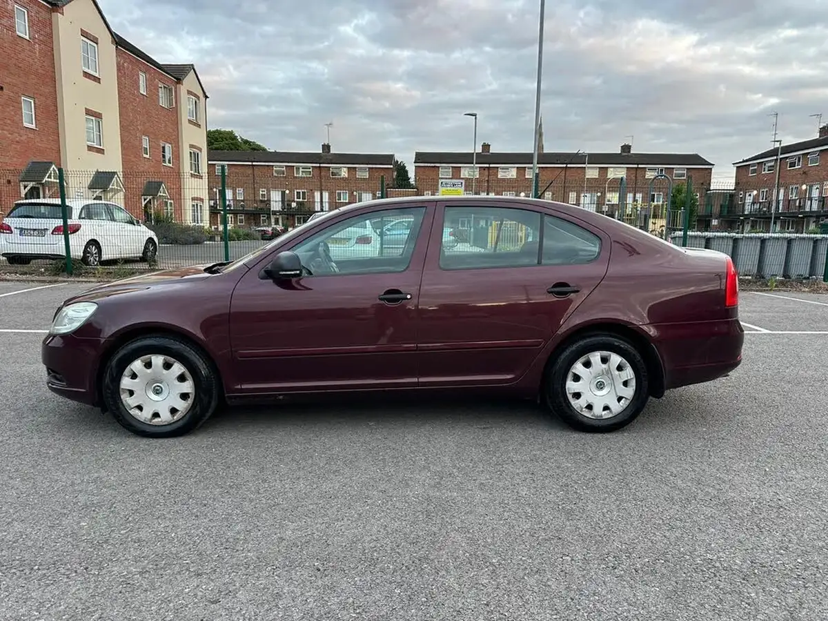 2009-skoda-octavia-19td-s-pd-105bhp-hatchback-big-4