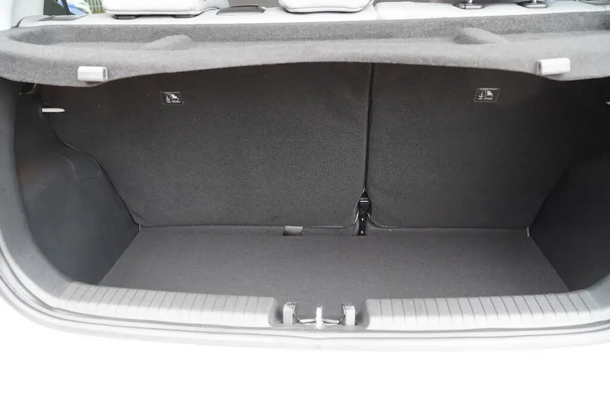 2024-hyundai-i10-12-premium-84ps-big-61