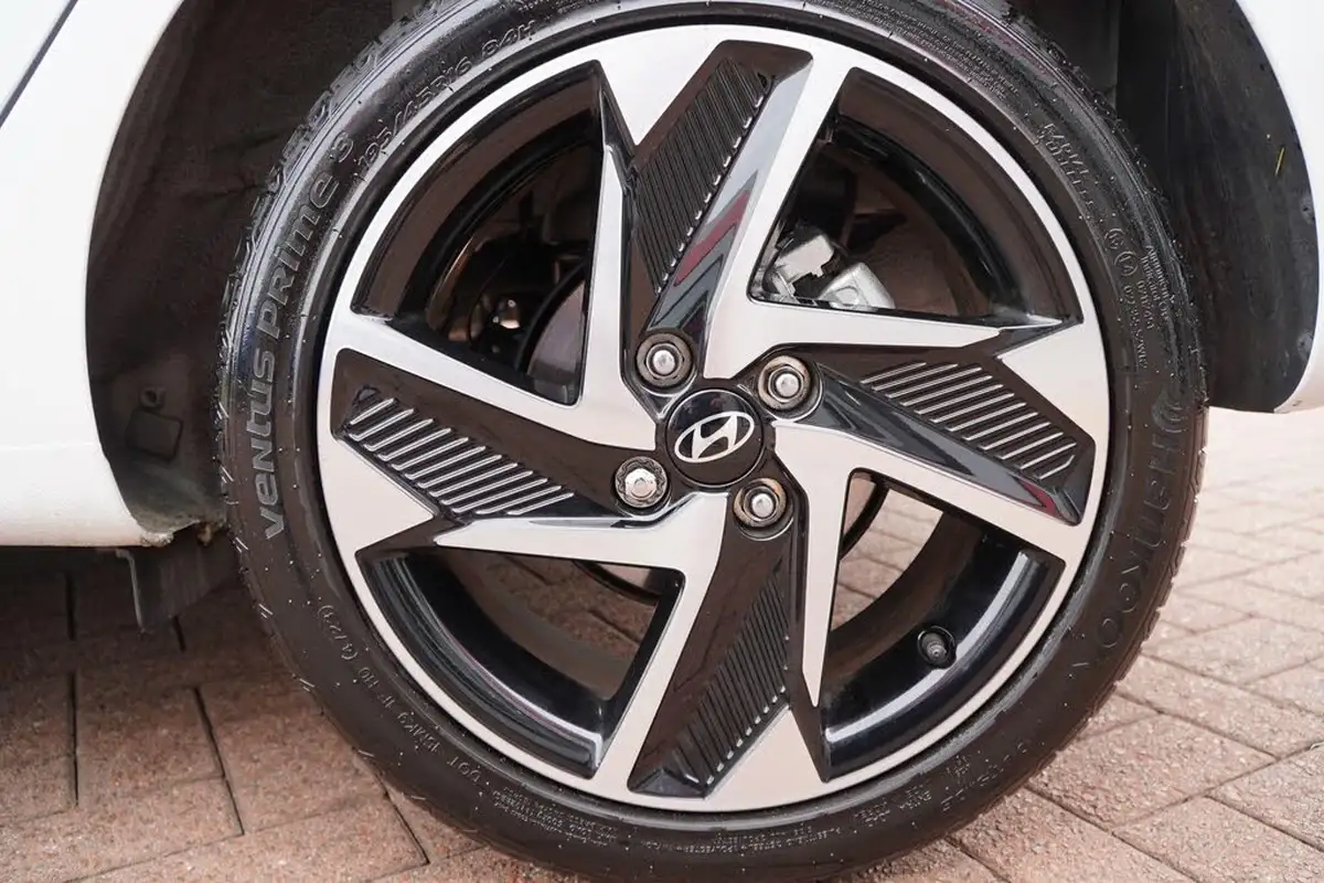 2024-hyundai-i10-12-premium-84ps-big-37