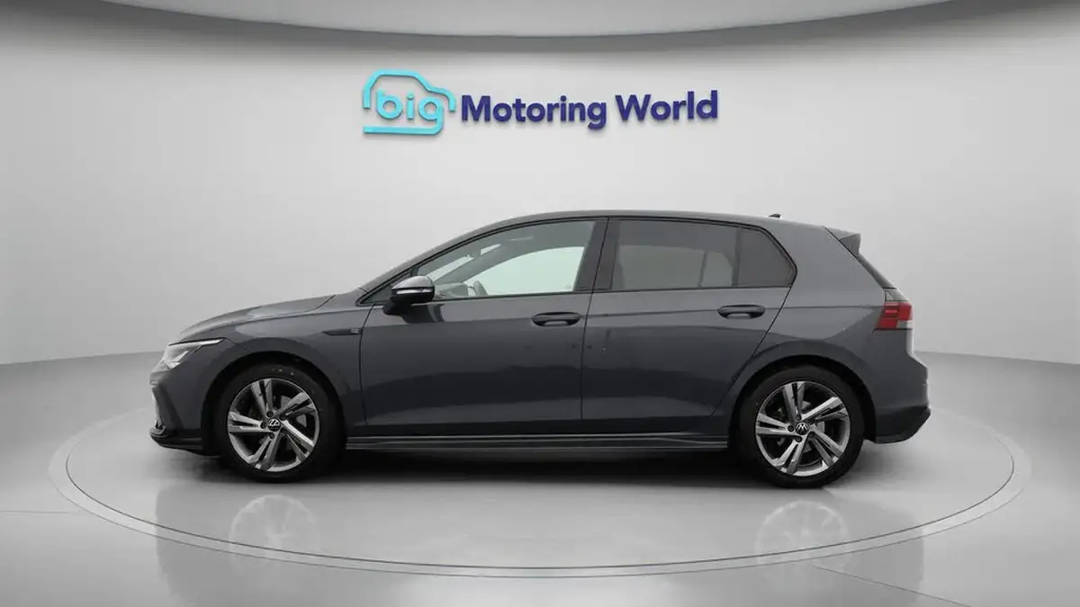 2022-volkswagen-golf-15-etsi-r-line-150ps-hatchback-big-4
