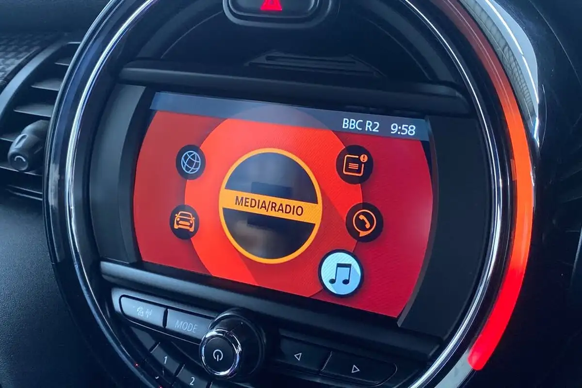 2019-mini-cooper-20-cooper-s-sport-189bhp-hatchback-5d-big-17