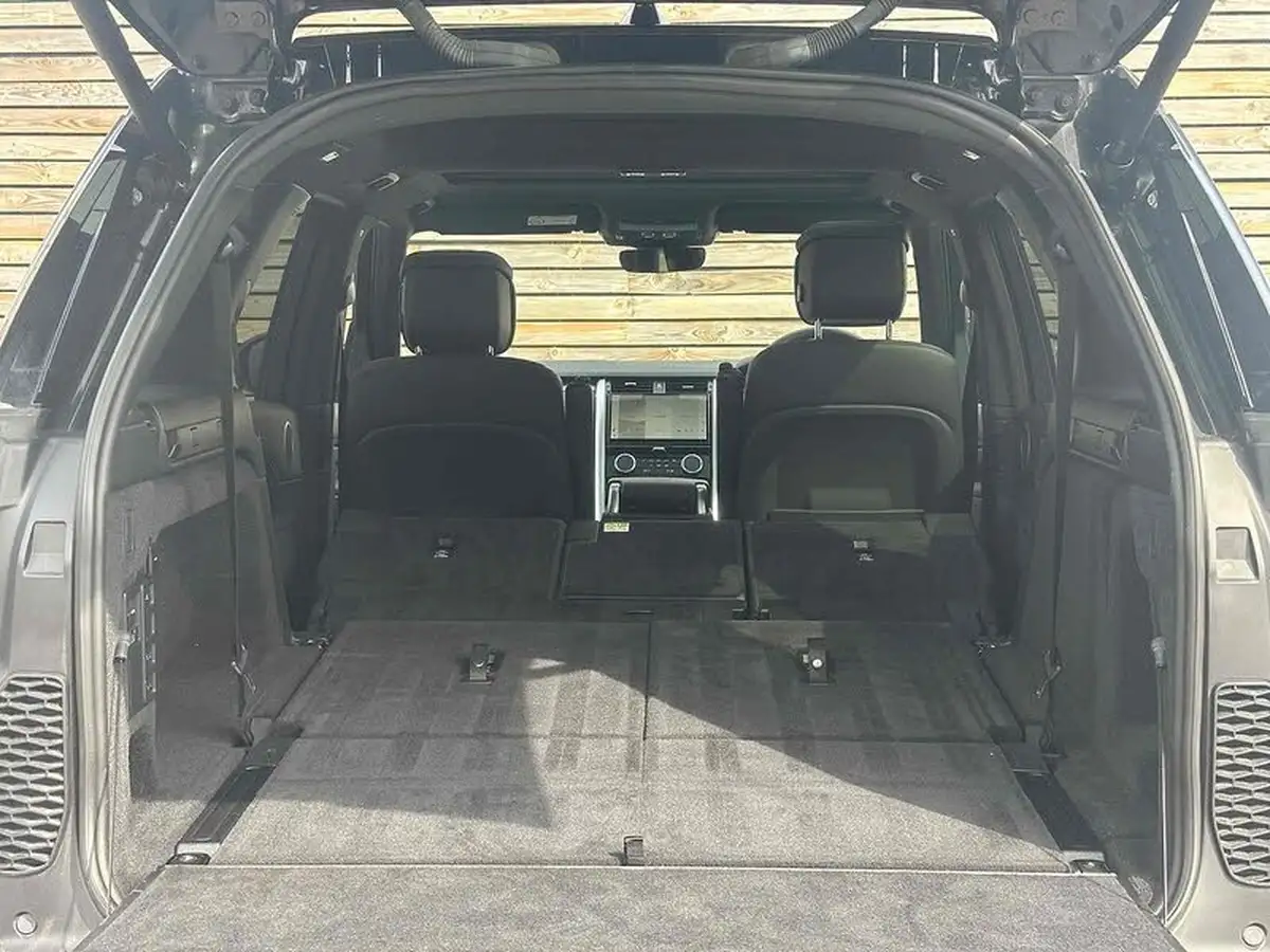 2023-land-rover-discovery-30-d300-dynamic-hse-big-27