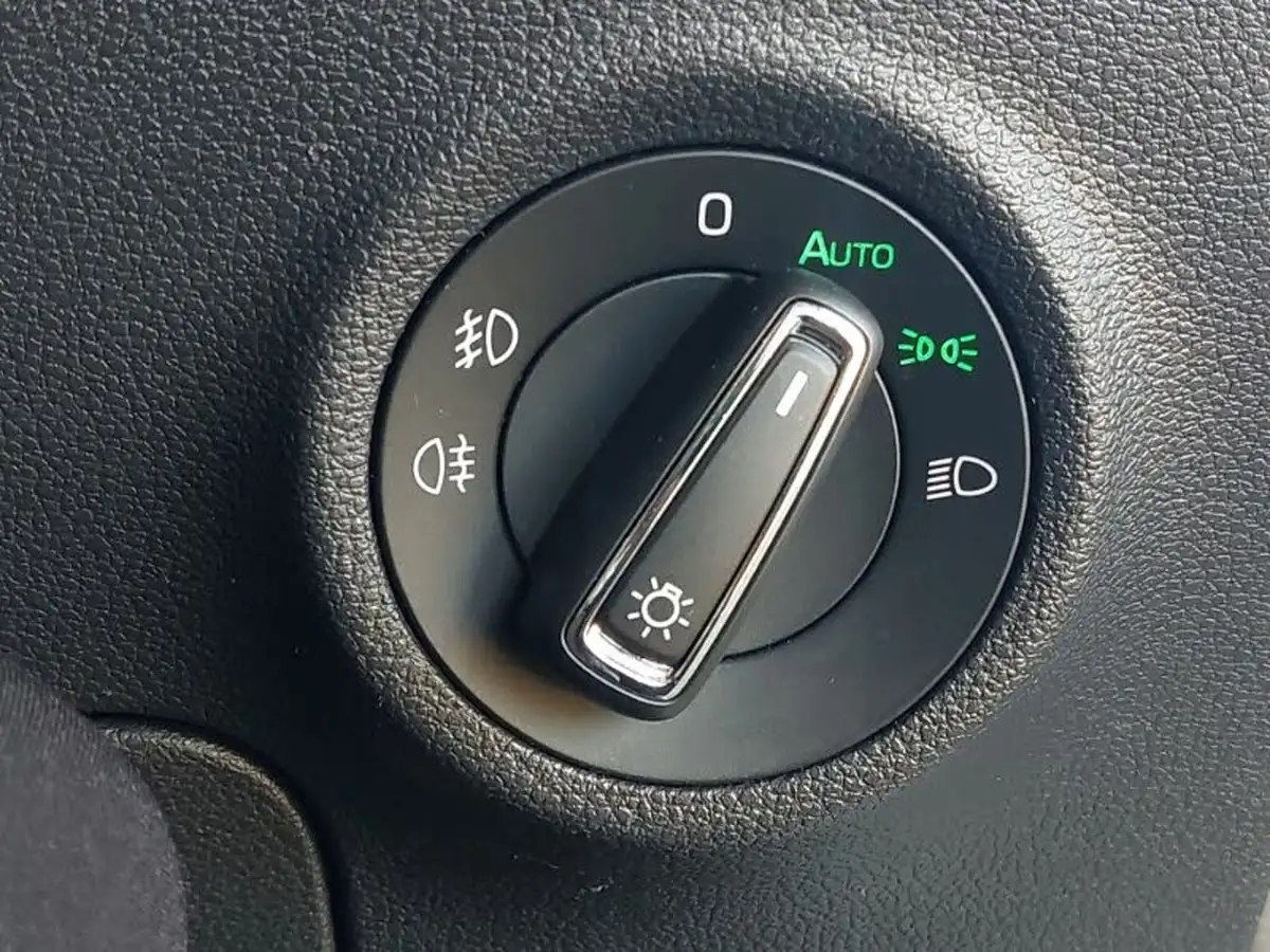 2018-skoda-karoq-16tdi-se-l-scr-1596cc-dsg-big-13