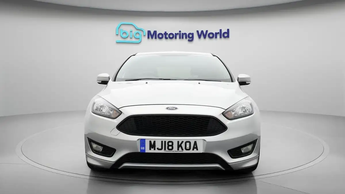 2018-ford-focus-10t-st-line-140ps-hatchback-big-2