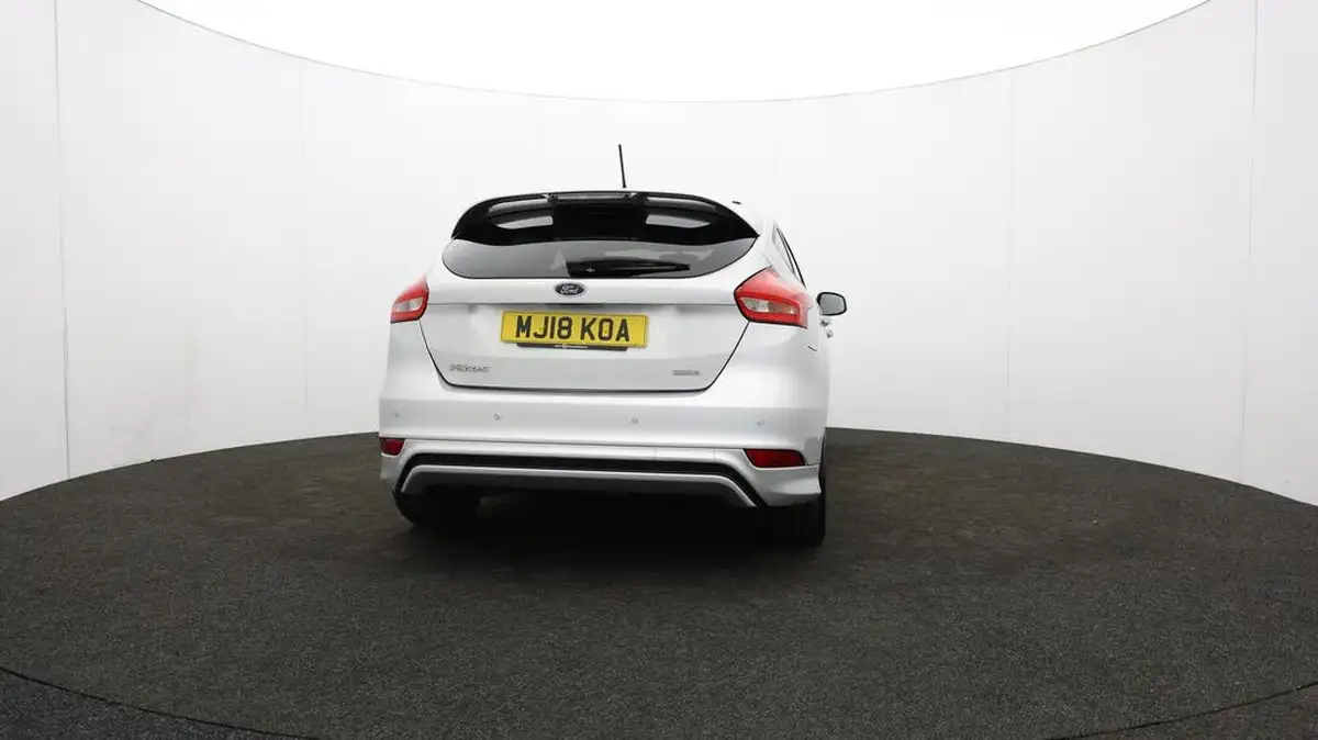 2018-ford-focus-10t-st-line-140ps-hatchback-big-78