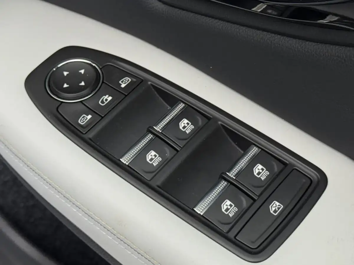 2024-renault-scenic-e-tech-e-iconic-big-27