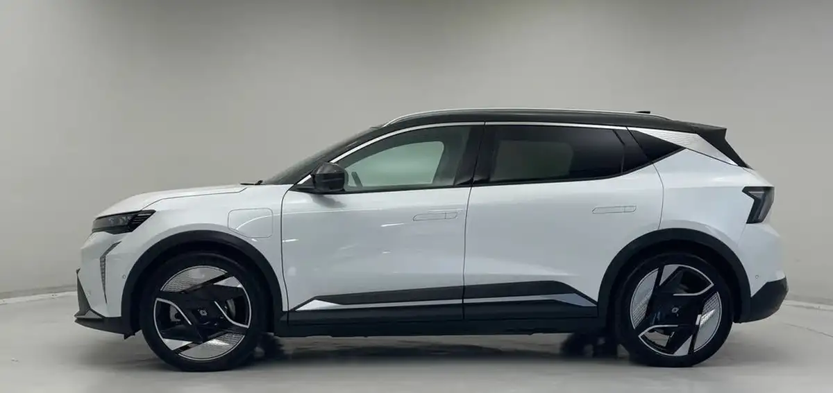 2024-renault-scenic-e-tech-e-iconic-big-3