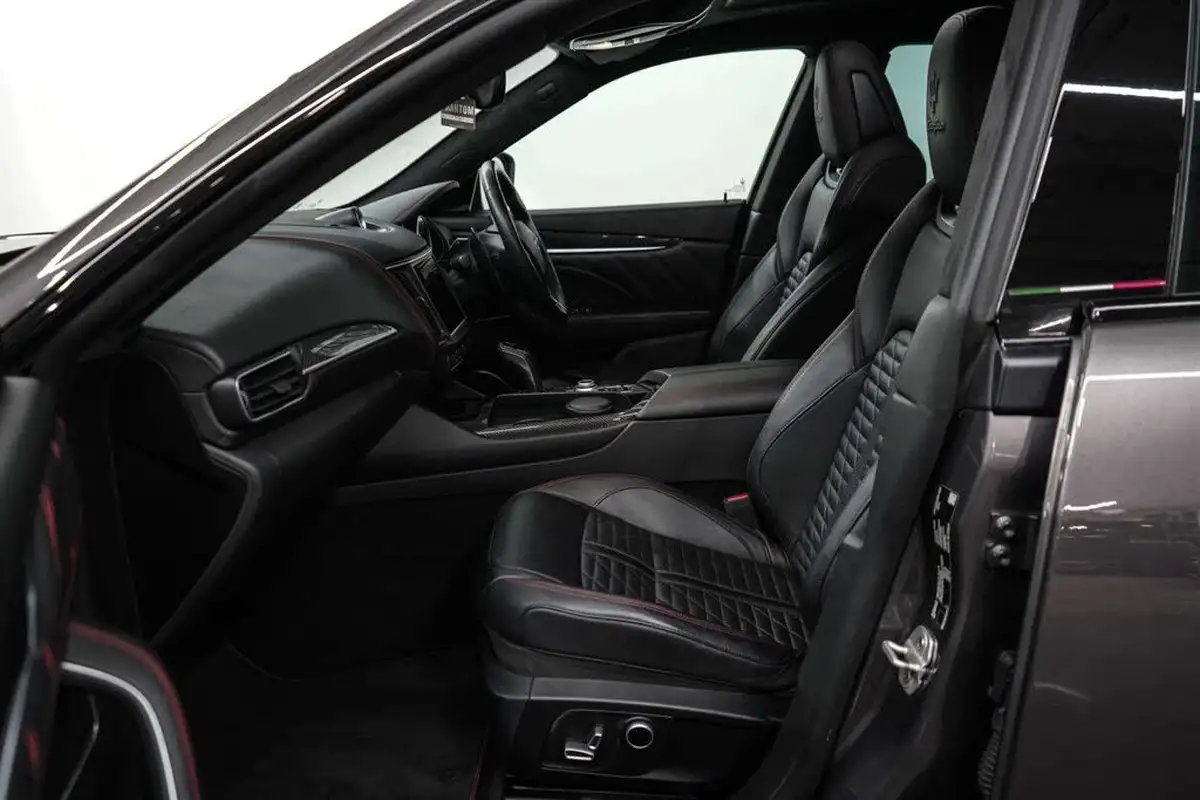 2021-maserati-levante-38-trofeo-big-21