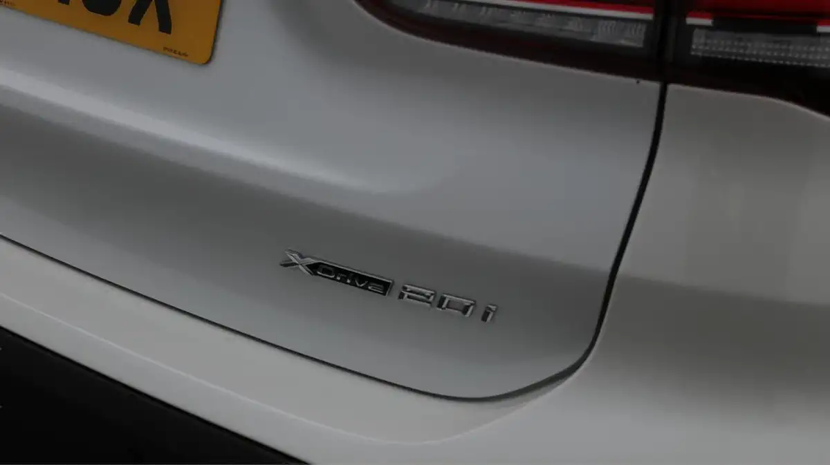 2022-bmw-x1-20-xdrive20i-xline-big-21