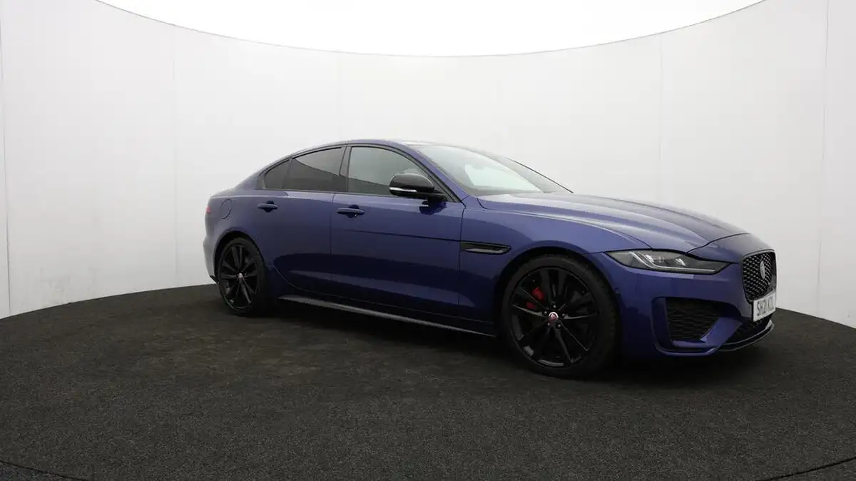 2021-jaguar-xe-20-d200-r-dynamic-black-big-39