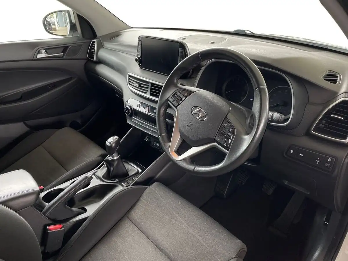 2019-hyundai-tucson-16-t-gdi-se-nav-big-14