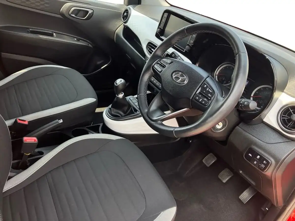 2022-hyundai-i10-10-premium-big-8