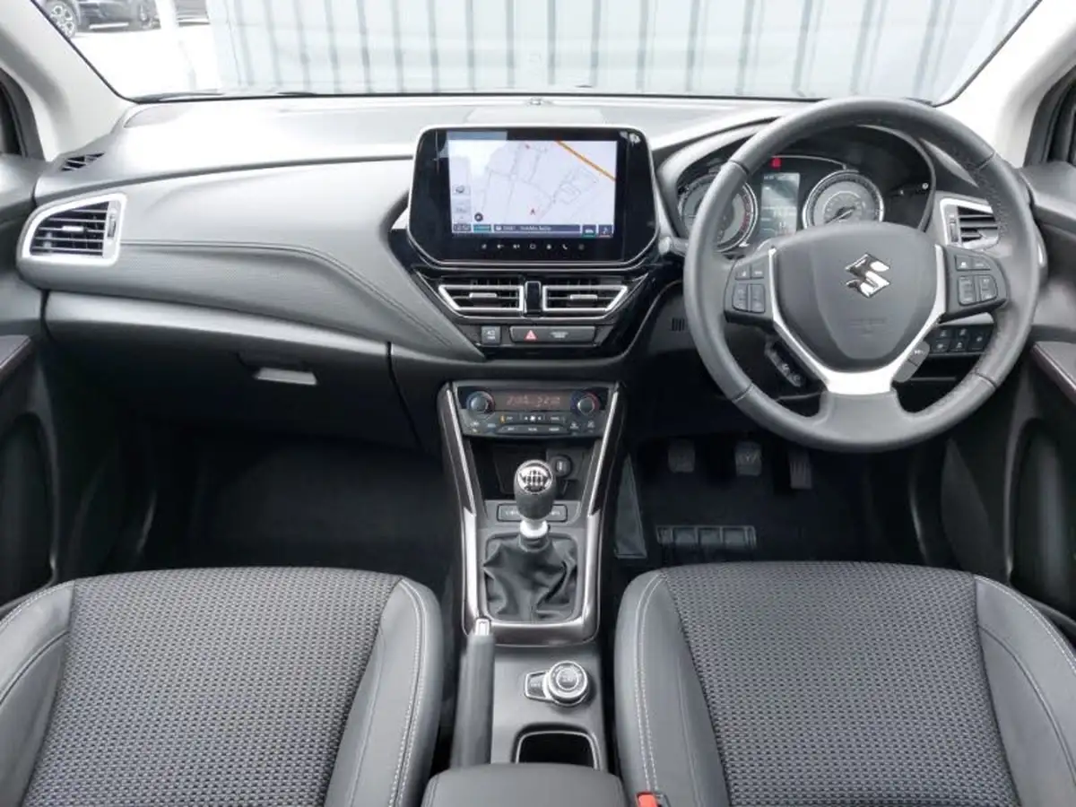 2024-suzuki-s-cross-14-boosterjet-ultra-allgrip-big-2